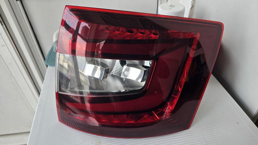 FULL LED  десен Стоп за  Skoda Octavia 3 комби 2018+