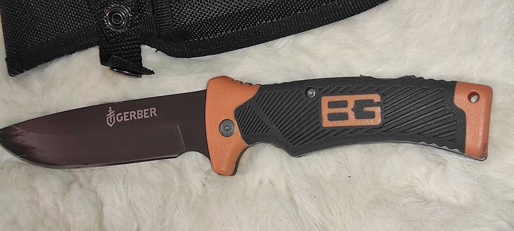 Cuțit Gerber Bear Grylls nou,  vânătoare, drumeții și camping.
