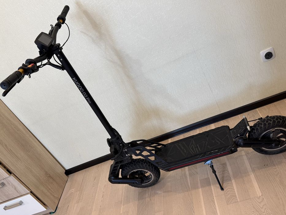 Продам электросамокат Kugoo G2 Pro
