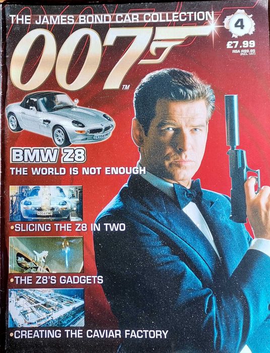 Част от колекцията автомобили на Джеймс Бонд.