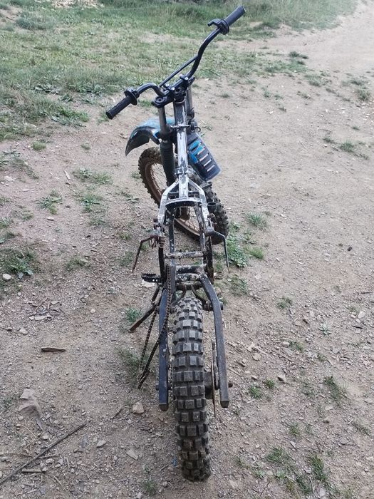 Vând sau schimb cu anvelope de ATV seria 21x10-8 cadru de aprilie 50cc