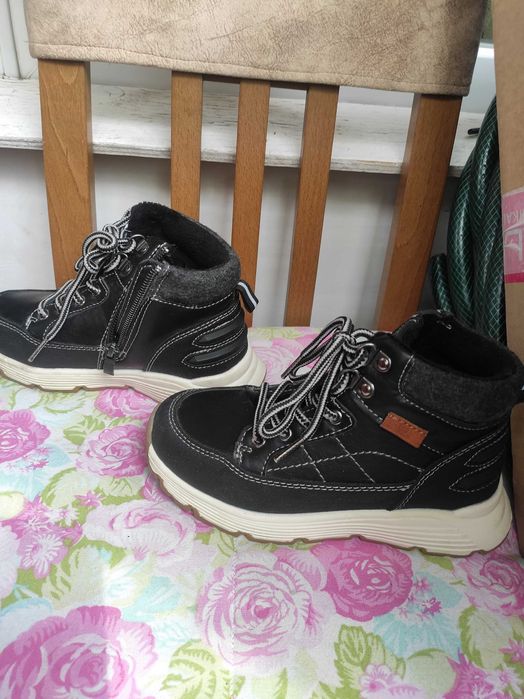 Продам детские ботинки на мальчика