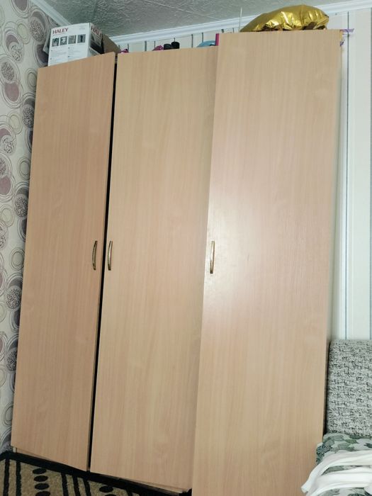 Продам большой шифоньер не дорого