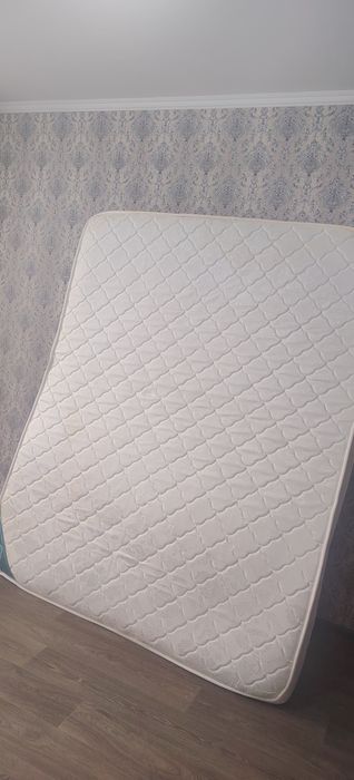 Продам   матрас. Размер 160*200