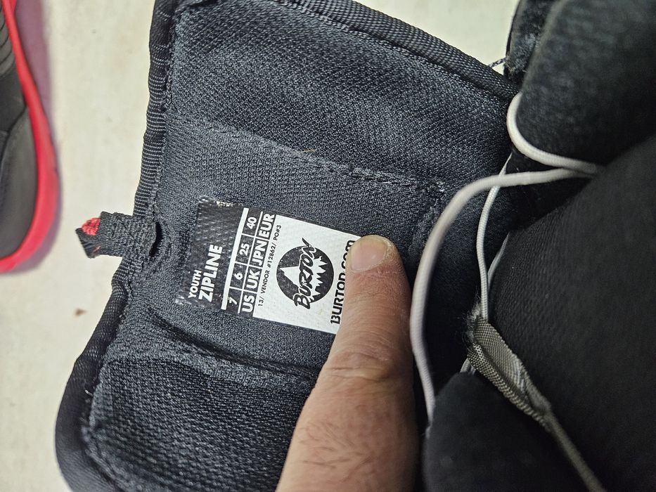 Boots 107 buti placa snowboard Burton Boa  mărimea  39-40 ( 25  cm) .