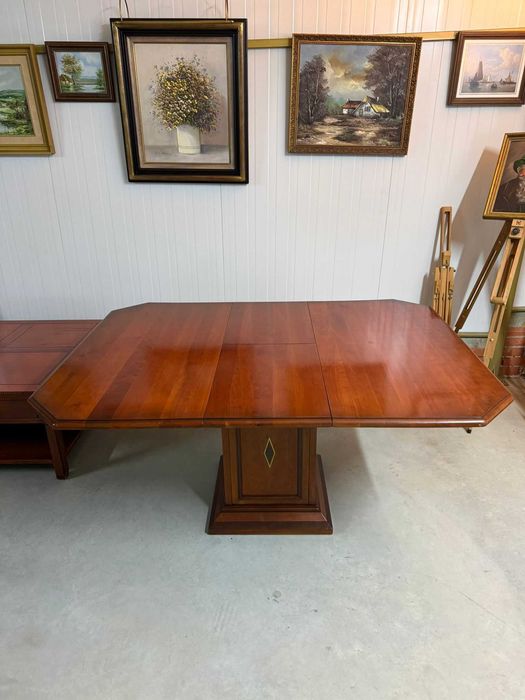 Разтегателна трапезна маса от масив цвят-череша