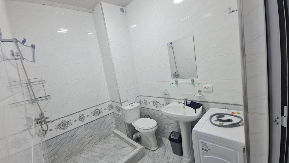 Mirobod Oybek metrosi yaqinida 1 xonali sherglikka kvartira bor