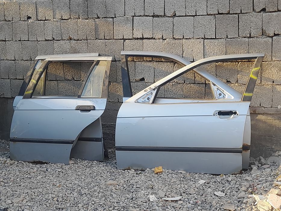Дверь на BMW e36  седан универсал компакт купе