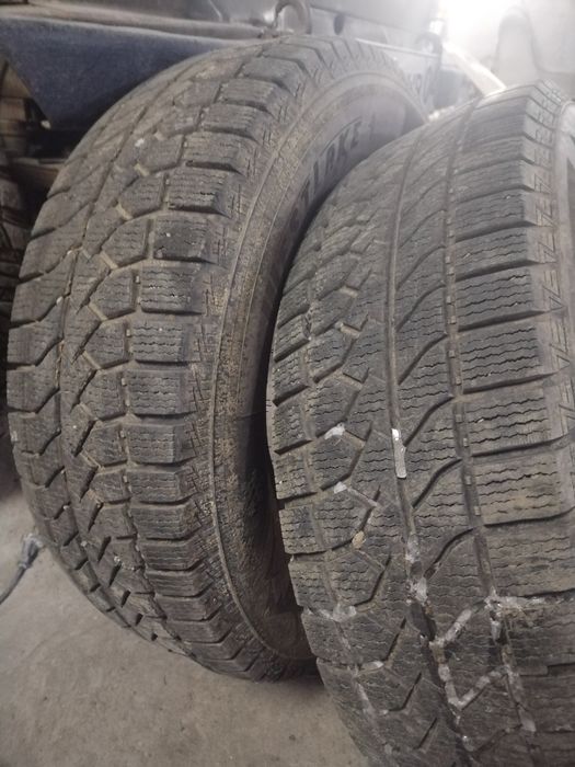 Шины 235х75р15. 2 шт