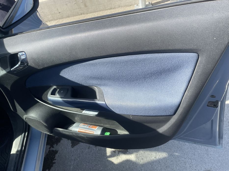 Opel corsa pe benzina