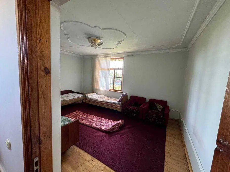 Dacha Sotiladi: 8 Sotix, 2 Qavatli Uy, Sauna va Basseyn