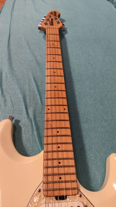 MusicMan Silhouette Special