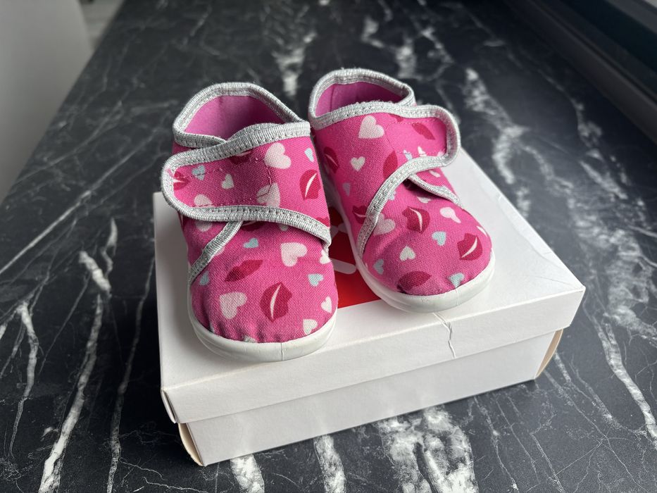 Обувки и пантофи за момиче 20-22 номер