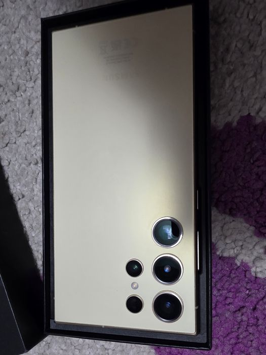 Samsung s24 ultra yellow  ca nou