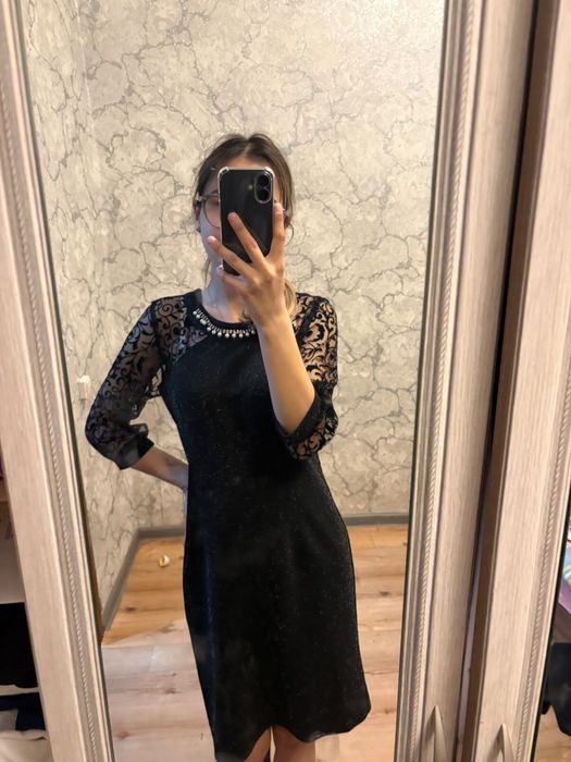 Продам женской нарядное платье