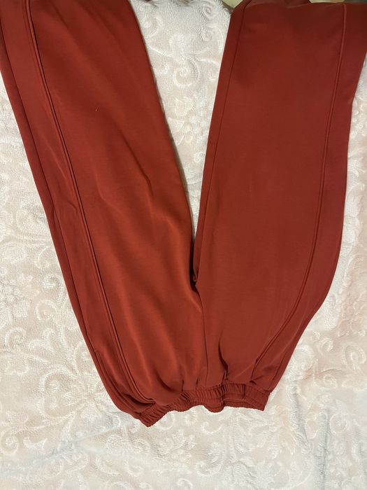 Нов анцуг в цвят керемида