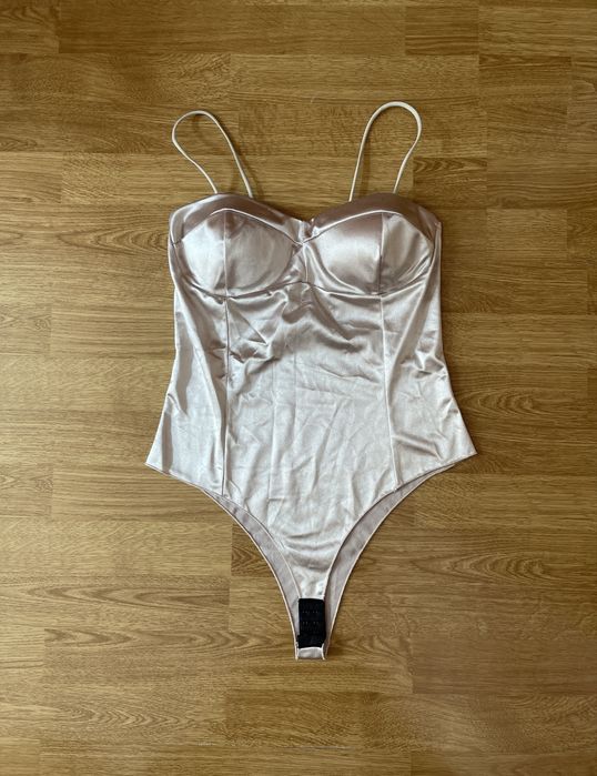 Costum ( body&fustă )