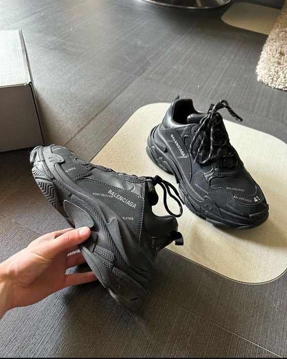 Balenciaga Triple s кецове баленсиага