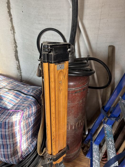 геодезический штатив