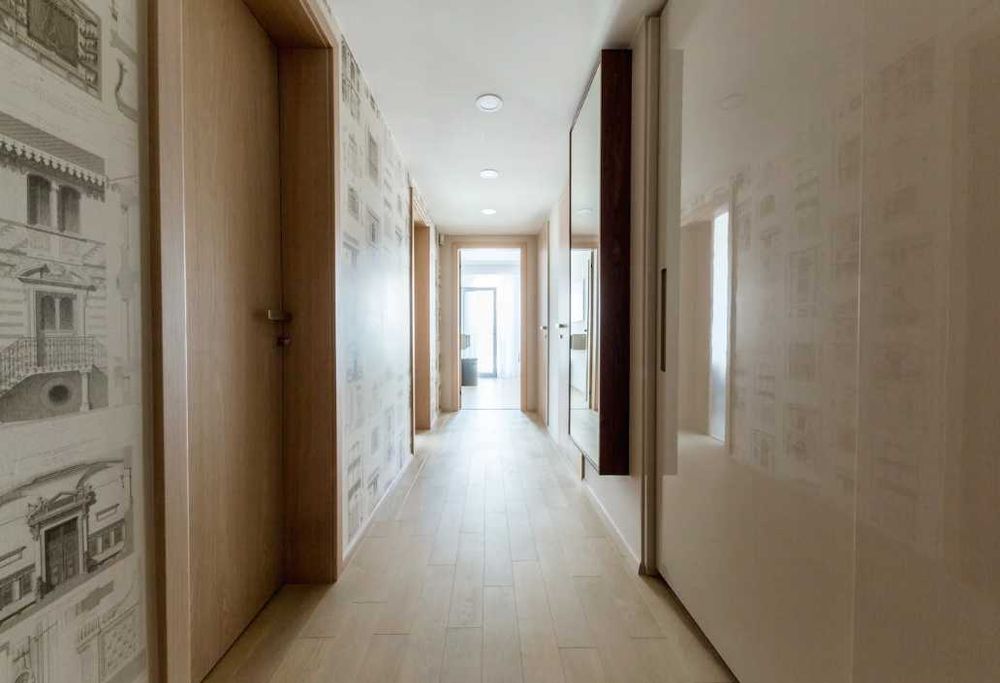 Дава се под наем Тристаен апартамент в Пловдив, Център - 89 кв.м за 280.5 € - Снимка #1