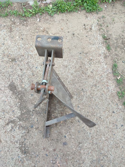 Продам плуг для мотоблока