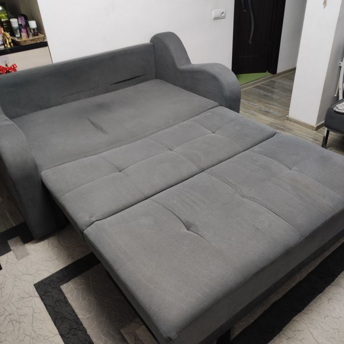 Vând canapea folosită