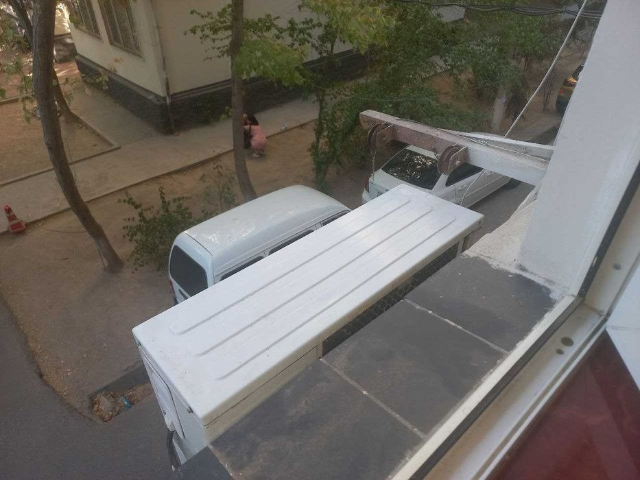 Кондиционер Midea MSR1-12HR  в отличном состоянии