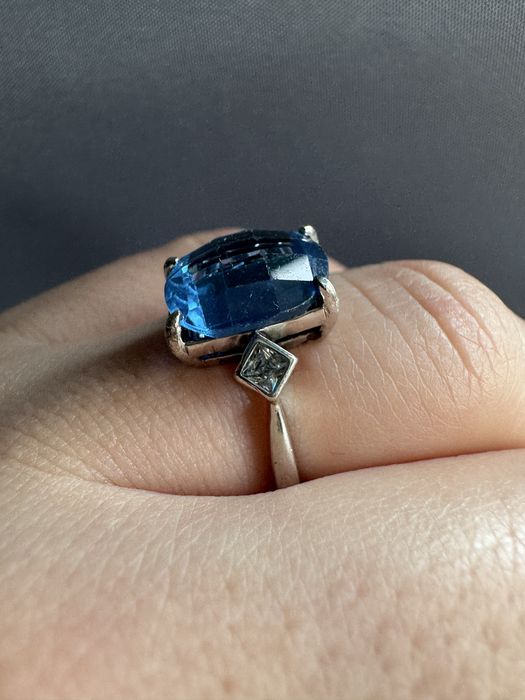 Inel din argint, topaz si cubic zirconia