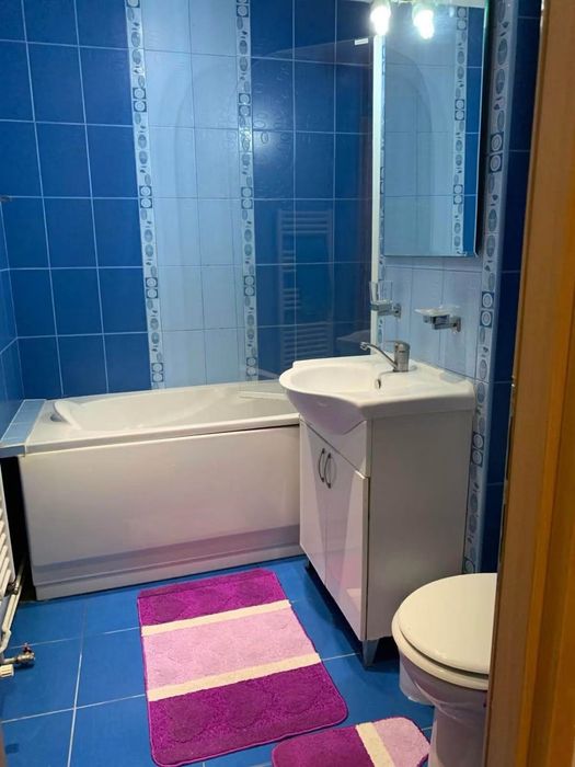 Închiriez apartament cu 3 camere
