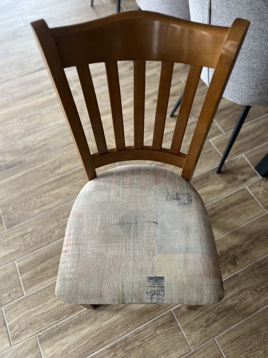 Продавам комплект маси и 6 стола от масивно дърво и стъкло – 350 €