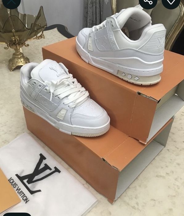 Adidasi Louis Vuitton nou