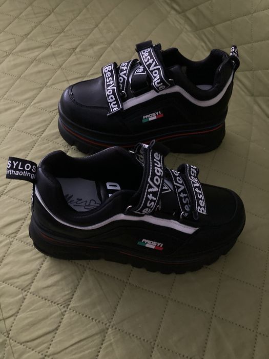 Спортни обувки с платформа