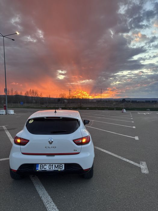 Renault Clio 4 • an fabricatie 2014 • 0,9 TCE