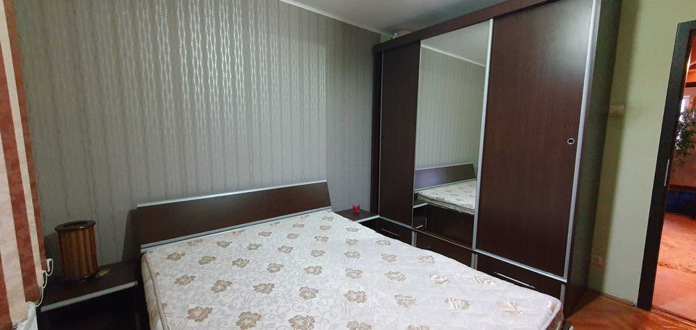 Inchiriez apartament zona nord,Cameliei