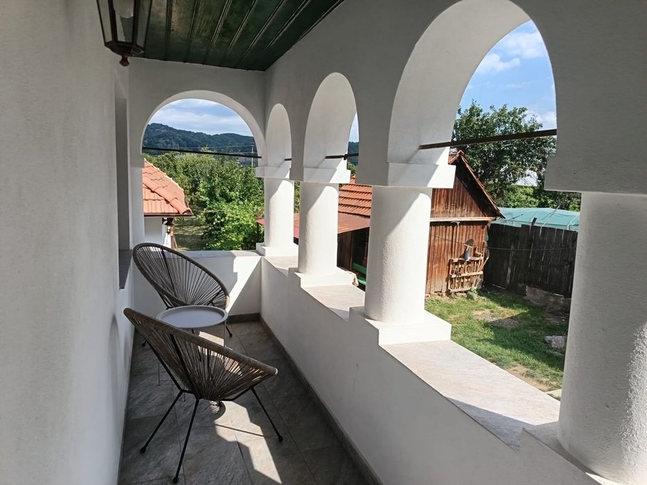 Casa si teren de vanzare