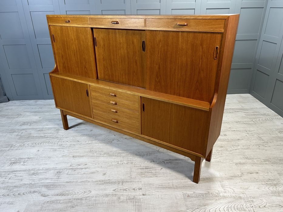 Бюфет от средата на миналия век Д864