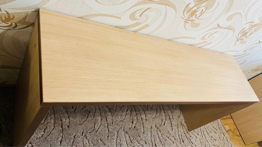 Продам письменный стол