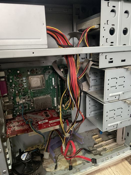 Системный блок, работает