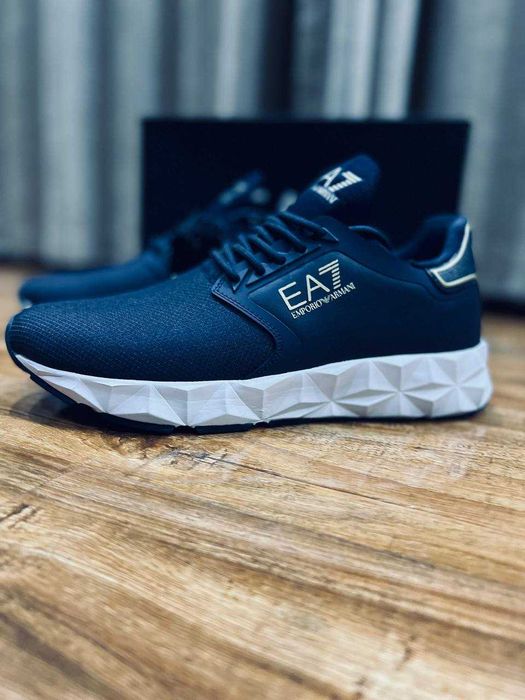 EA7 Armani мужские кроссовки РАЗМЕР 40.5