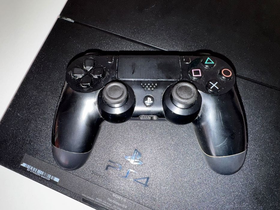 PS4 + consola + jocuri