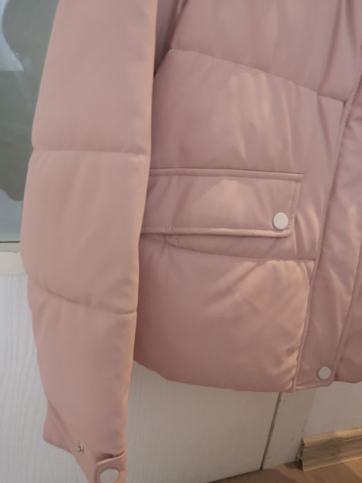 Млечнорозово зимно яке Pull&Bear