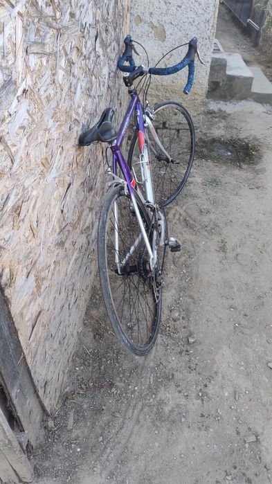 Bicicletă semicursieră