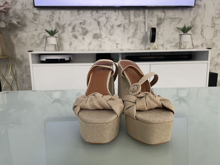 Platforme bej nr 37 noi