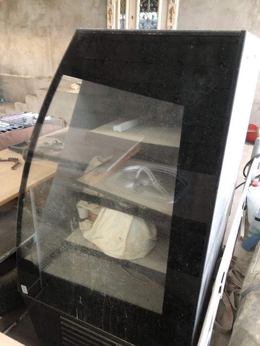 Холодильник для магазинов и тд