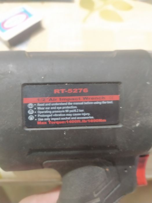 Продам пневмогайковёрт selan