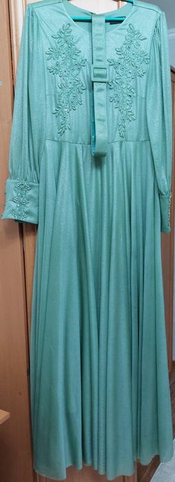 Вечернее платье в отличном состояний