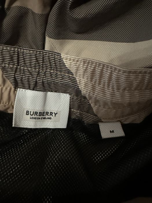 Sort de Baie Burberry