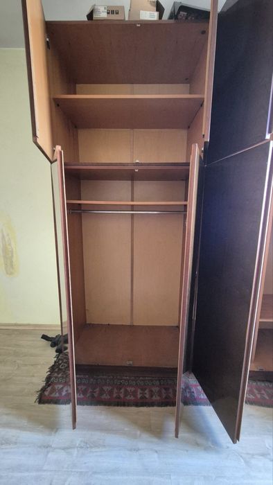 Гардероб с надстройка