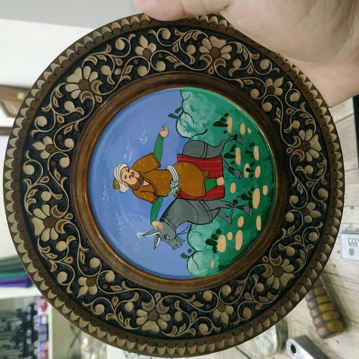 Yog'och lagan dekorativ. Qo'l mehnati, yong'oq daraxtidan tayyorlangan