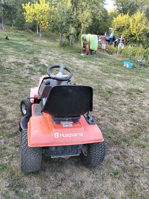 Tractoraș de gazon Husqvarna